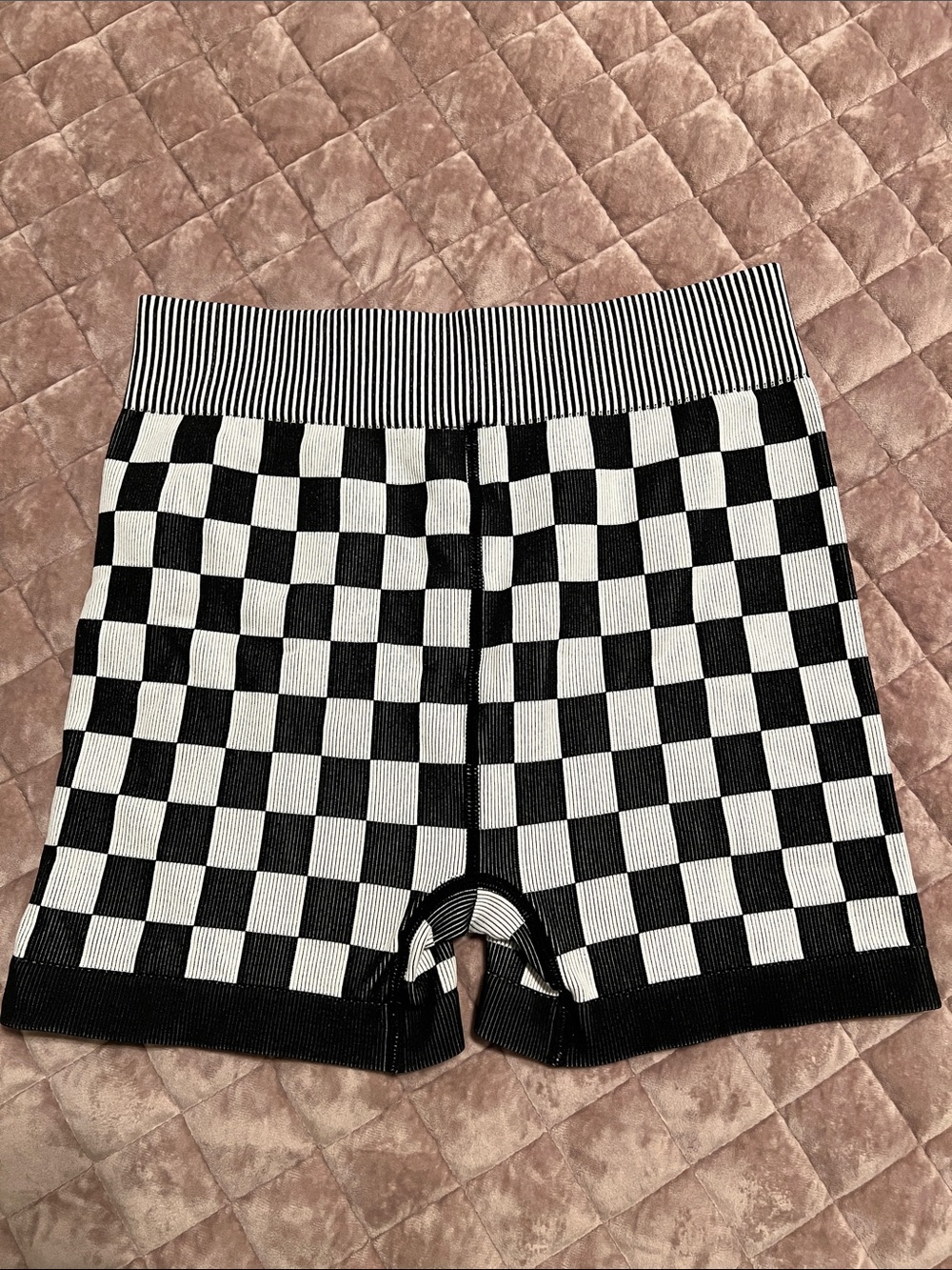 NEW Boutique Womems sz M Kimberly Black & White Checkered stretchy Shorts